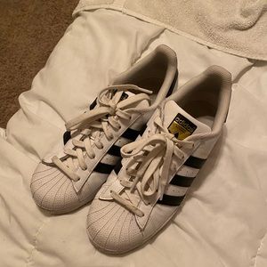 Adidas superstars